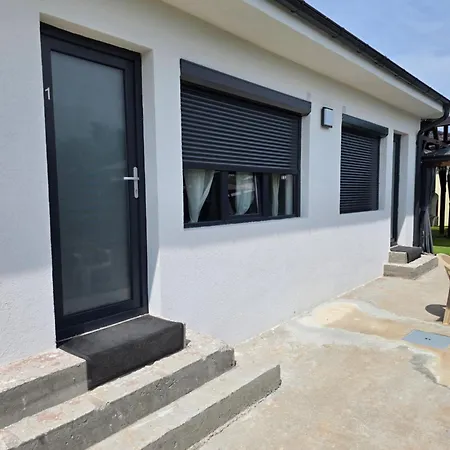 Violand 3 Apartment *